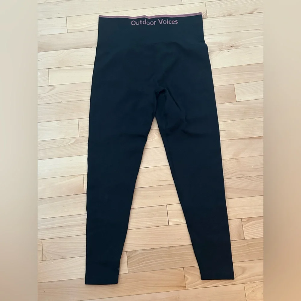 Outdoor Voices SeamlessRib 7/8 Legging - Black - Picture 3 of 5
